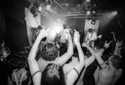 three_orange_whips_crowd_amp_2240_wyliepic_5_05_15.jpg