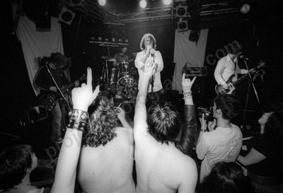 three_orange_whips_crowd_amp_2240_wyliepic_5_05_19.jpg