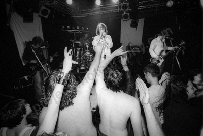three_orange_whips_crowd_amp_2240_wyliepic_5_05_20.jpg