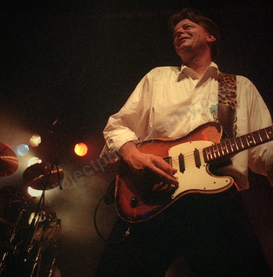 tommy_emmanuel_232_wyliepic_5_92_00.jpg
