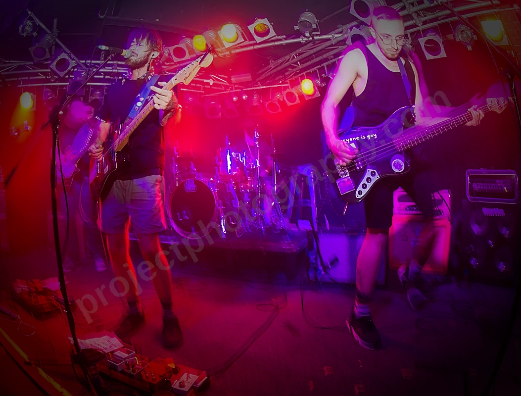 triggerlip_amp_wyliepic_4_19_02.png