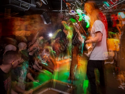 turnstile_crowd_amp_wyliepic_19_1_19_07.png