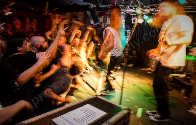 turnstile_crowd_amp_wyliepic_19_1_19_12.png