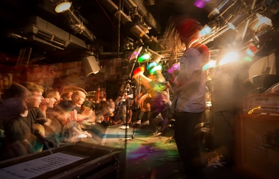 turnstile_crowd_amp_wyliepic_19_1_19_28.png