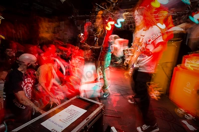 turnstile_crowd_amp_wyliepic_19_1_19_34.png