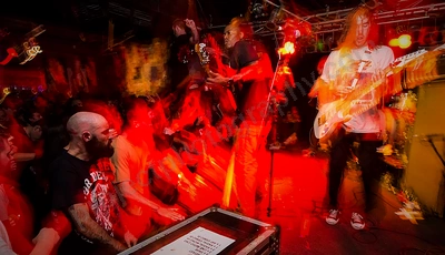 turnstile_crowd_amp_wyliepic_19_1_19_36.png