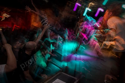 turnstile_crowd_amp_wyliepic_19_1_19_39.png