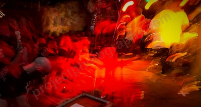 turnstile_crowd_amp_wyliepic_19_1_19_40.png
