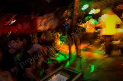 turnstile_crowd_amp_wyliepic_19_1_19_41.png