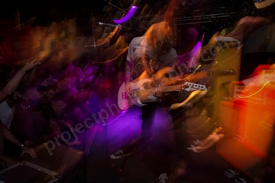 turnstile_crowd_amp_wyliepic_19_1_19_52.png