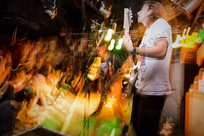 turnstile_crowd_amp_wyliepic_19_1_19_57.png