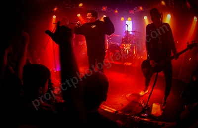 unwritten_law_crowd_amp_wyliepic_8_23_03.png