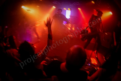 unwritten_law_crowd_amp_wyliepic_8_23_11.png