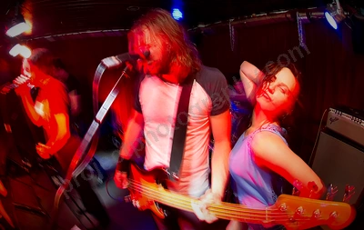 volcanics_crowd_jodie_indi_bar_wyliepic_27_12_14_03.png