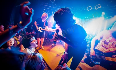 we_are_the_emergency_crowd_amp_wyliepic_1_09_02.png