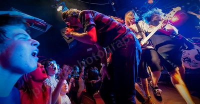 we_are_the_emergency_crowd_amp_wyliepic_1_09_05.png