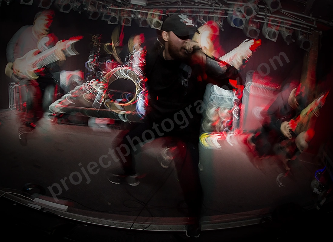 worlds_apart_amp_wyliepic_5_18_00.png
