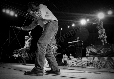 yothu_yindi_curtin_1671_wyliepic_25_10_96_01.jpg