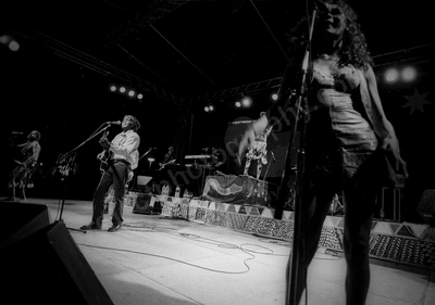 yothu_yindi_curtin_1671_wyliepic_25_10_96_16.jpg