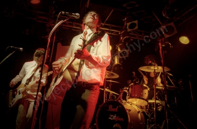 you_am_i_amp_1980_wyliepic_6_5_01_36.jpg