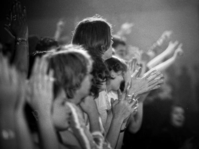 you_am_i_crowd_1926_wyliepic_03.jpg