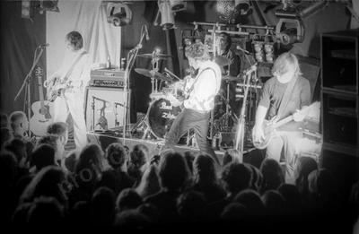 you_am_i_crowd_amp_1980_wyliepic_6_5_0105.jpg