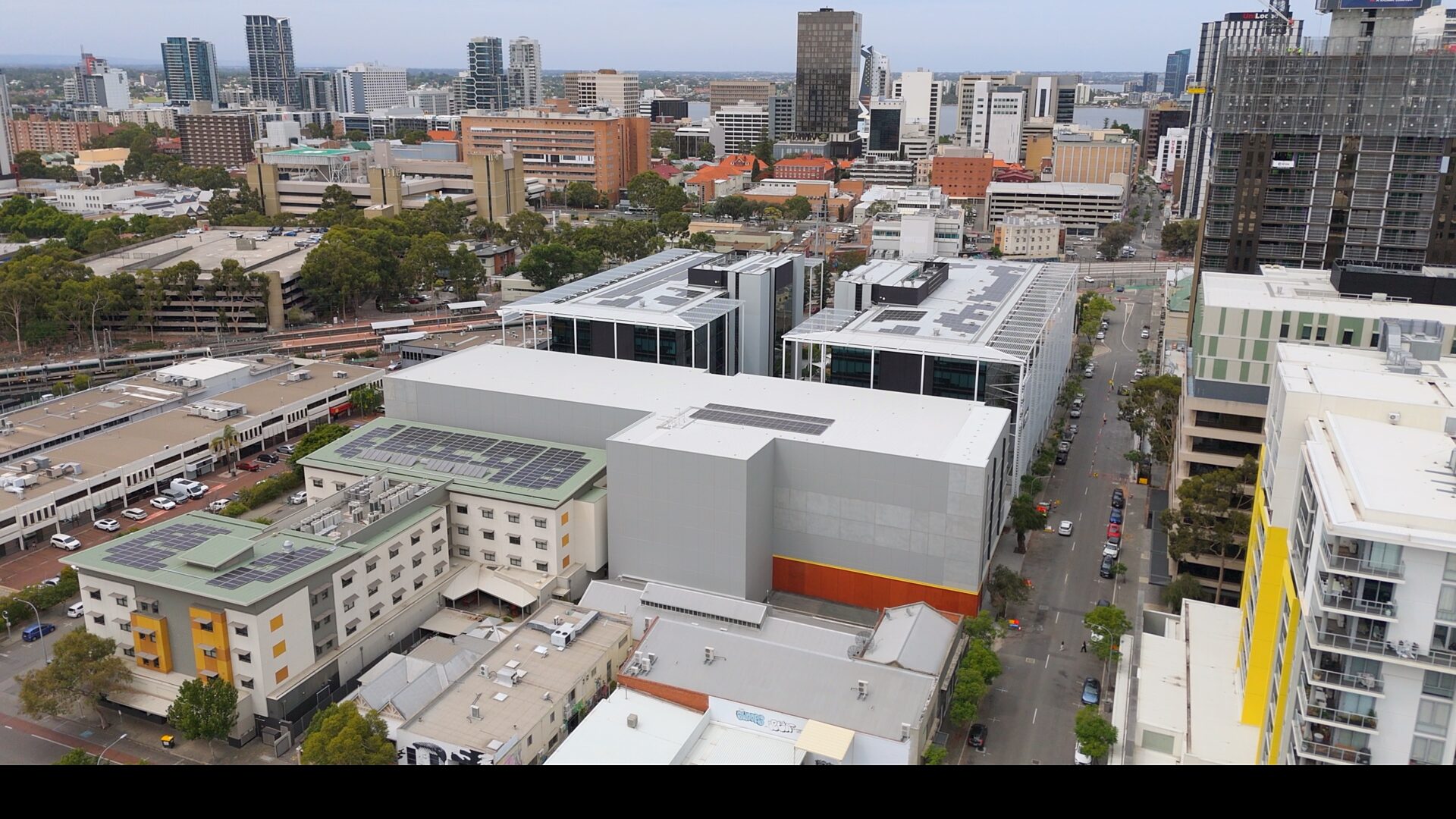 Roofeze photos from 4k8