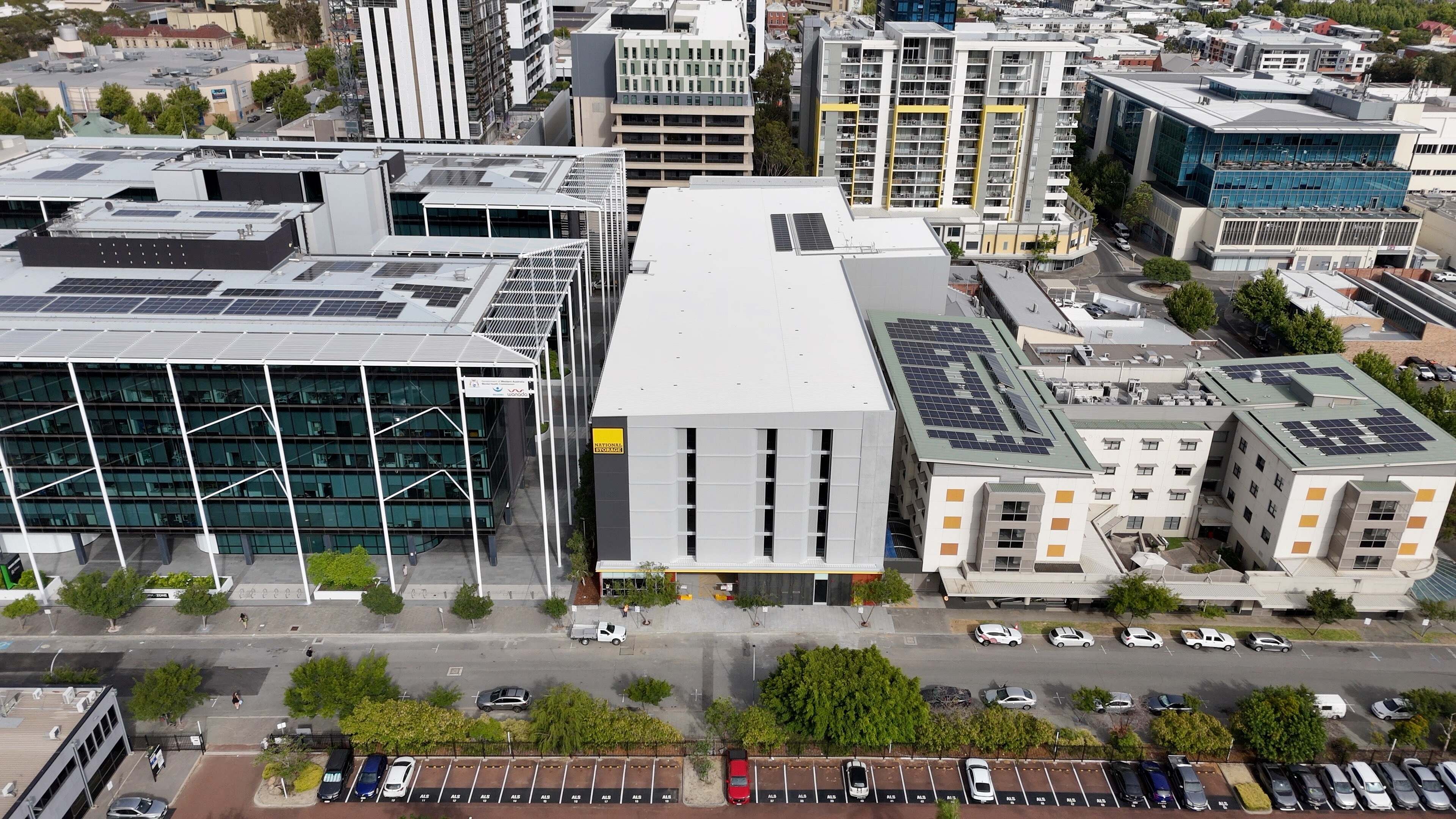 Roofeze photos from 4k2