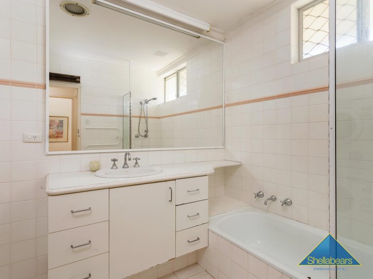 3/21 Anstey Street gallery