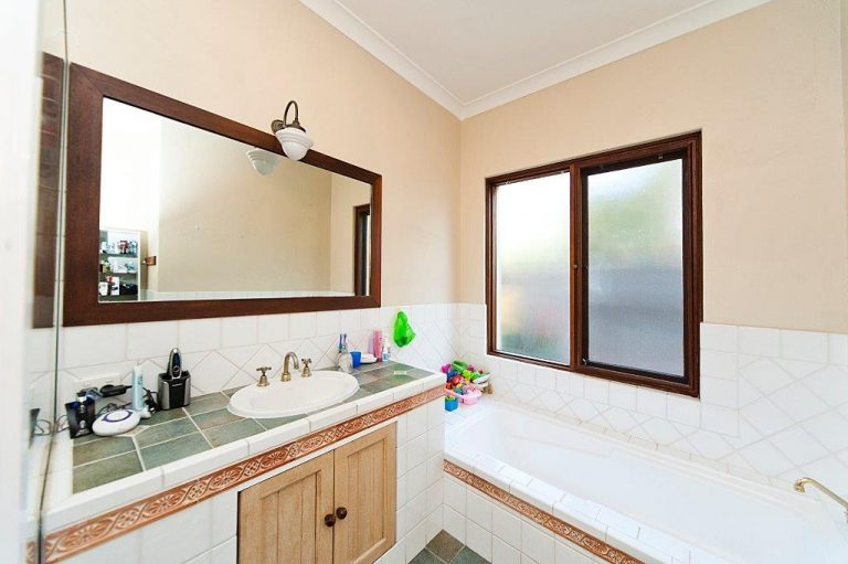 12 Geraldine Street gallery