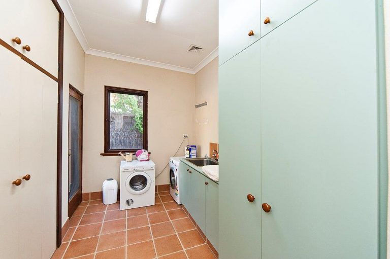 12 Geraldine Street gallery