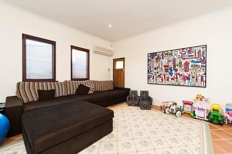 12 Geraldine Street gallery