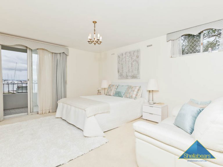 1/1 Johnson Parade gallery