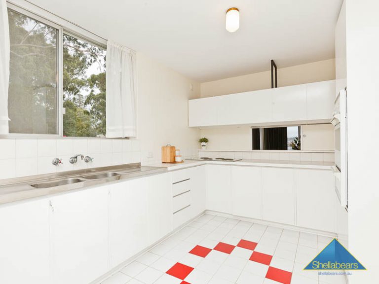 1/1 Johnson Parade gallery