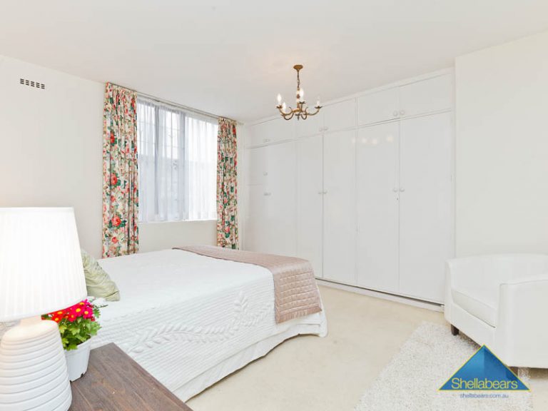 1/1 Johnson Parade gallery