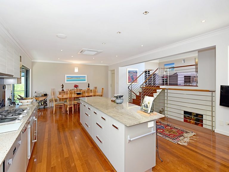 4a Beach Street gallery