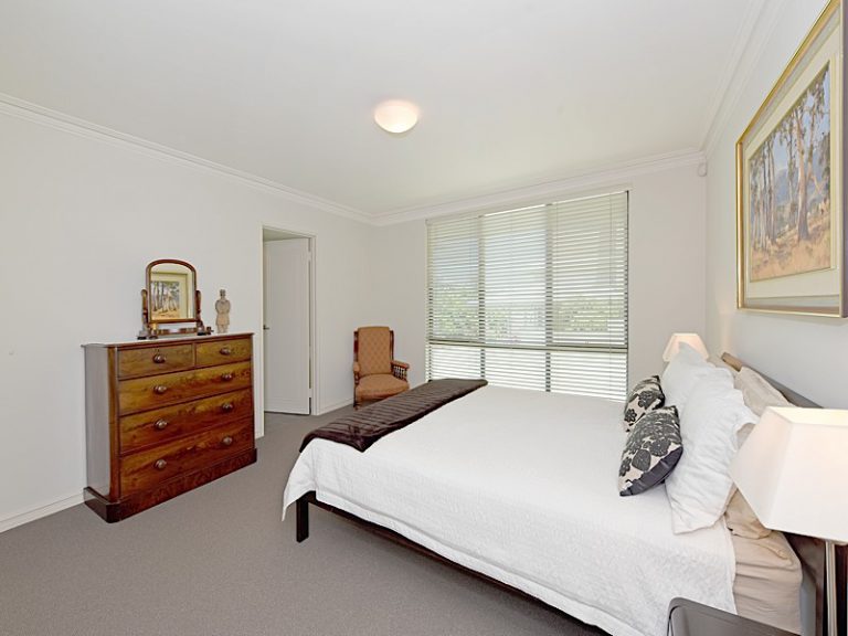 4a Beach Street gallery