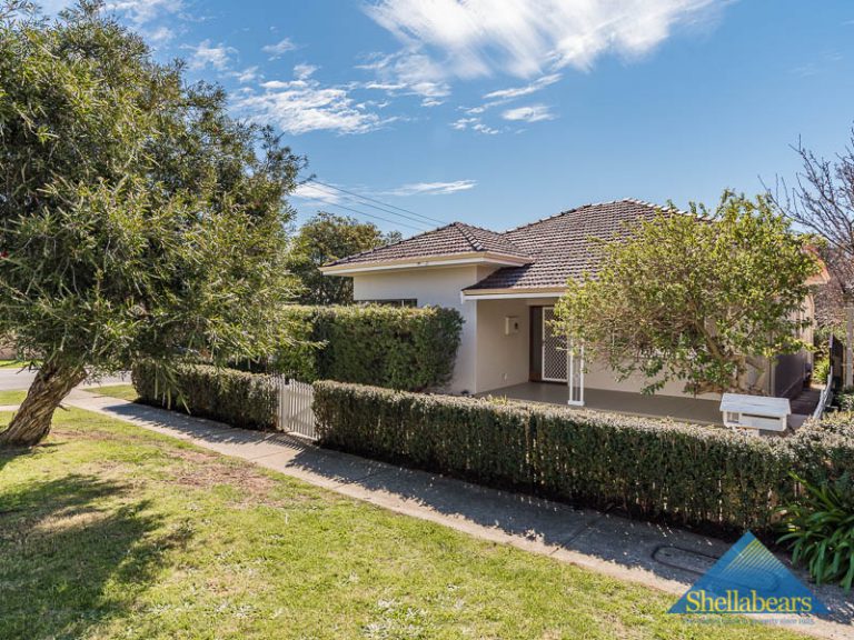 13 Swan Street gallery