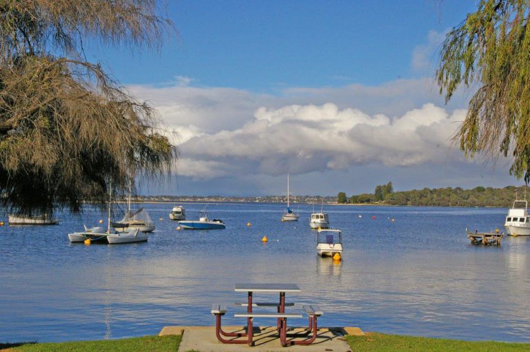 13 Swan Street gallery