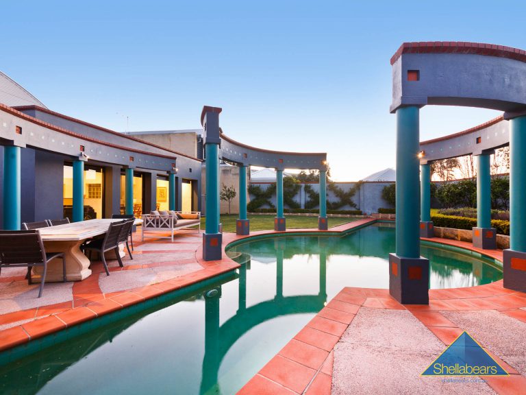 8 Sydney Street gallery