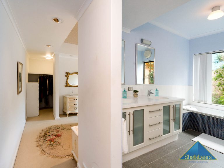 4 Solomon Street gallery