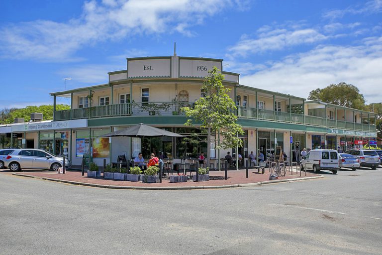 8 Finch Way gallery