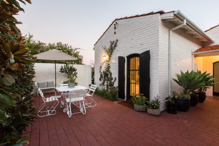 32 Jameson Street gallery