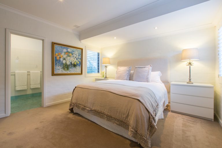 32 Jameson Street gallery