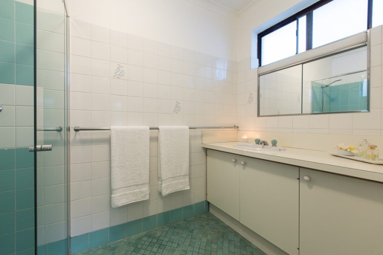 32 Jameson Street gallery