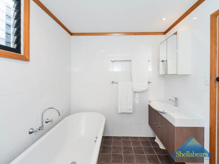 6 Monument Street gallery