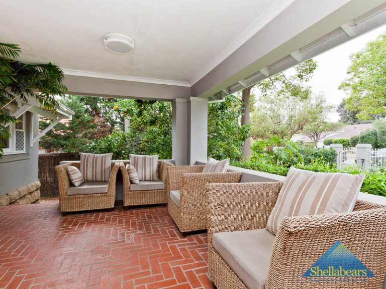 35 Vincent Street gallery