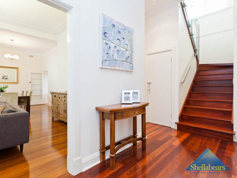 35 Vincent Street gallery