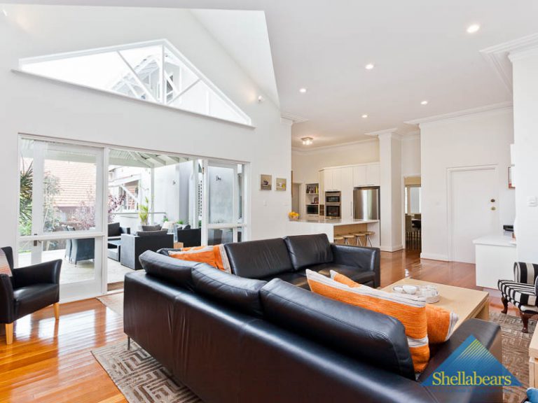 35 Vincent Street gallery