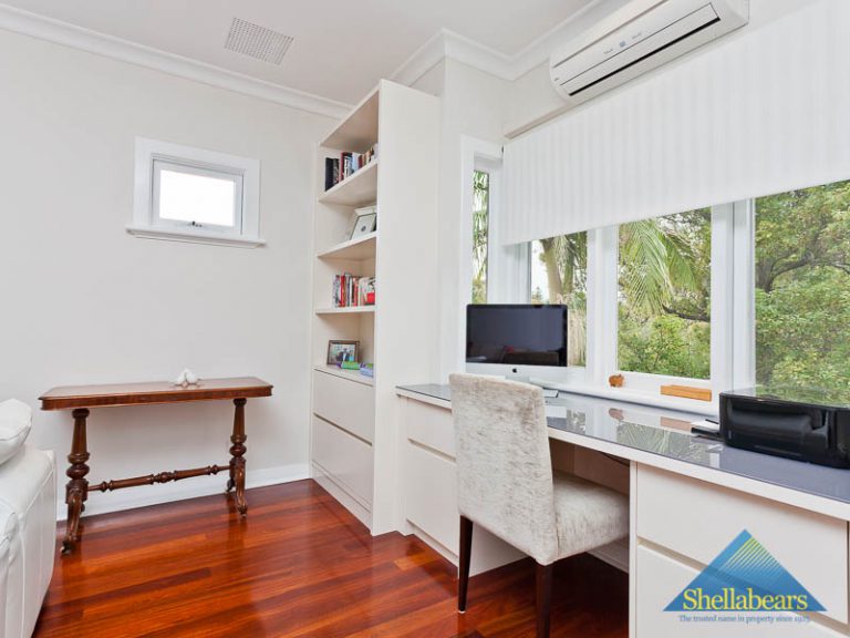 35 Vincent Street gallery